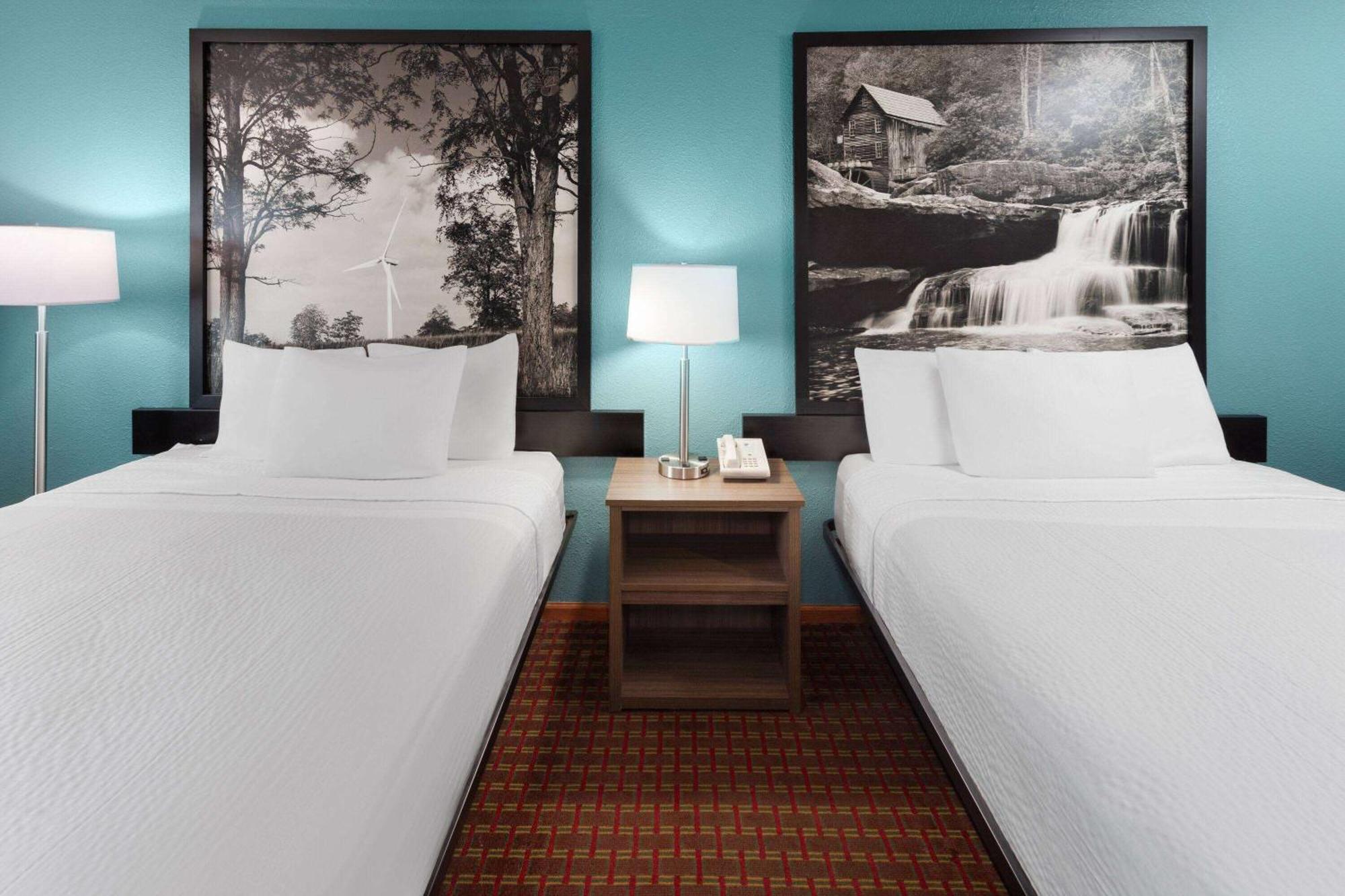 Super 8 By Wyndham Mchenry Fox Lake Area Exterior foto